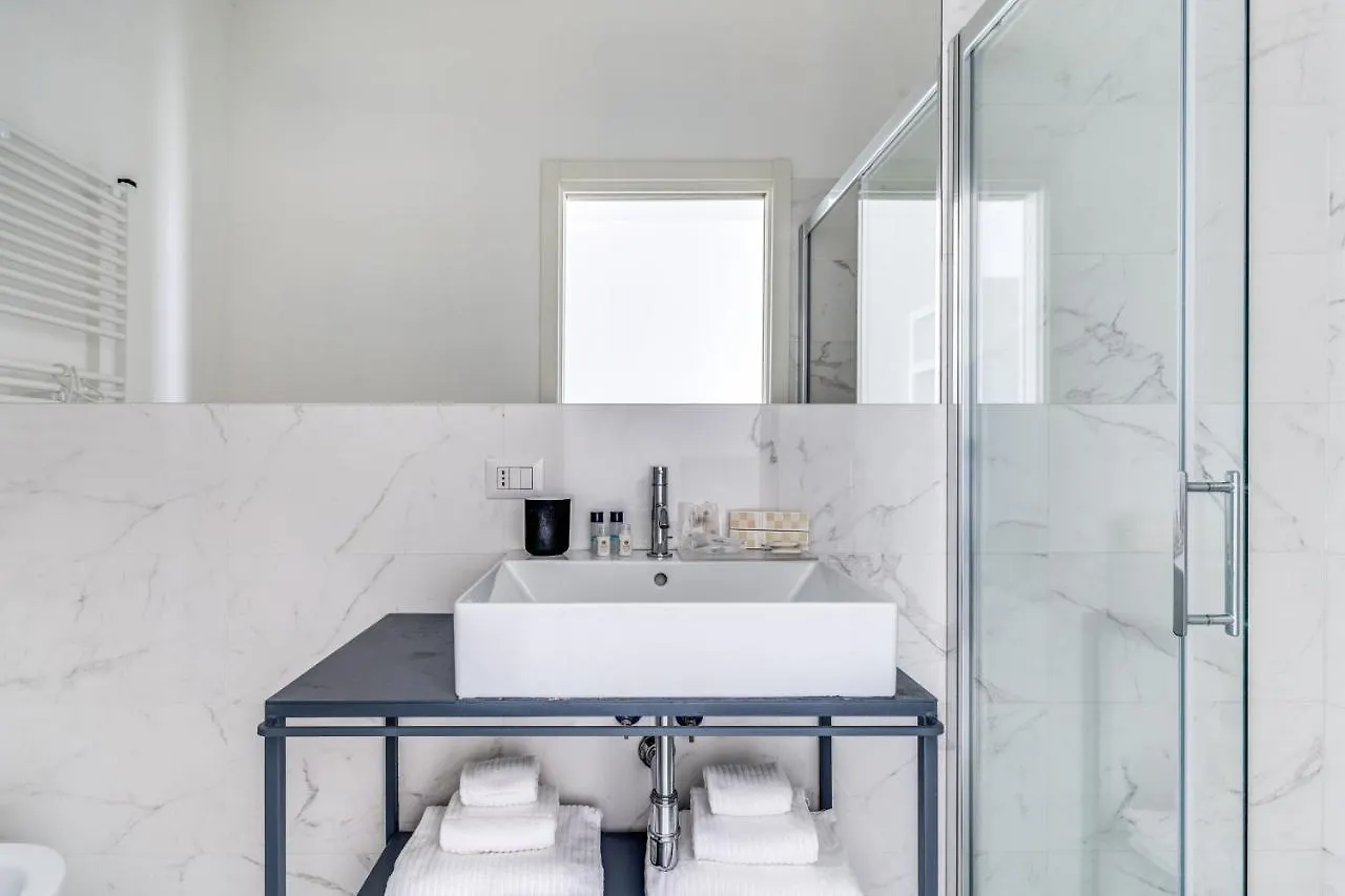 Le Angioine Rooms Neapel 2*,