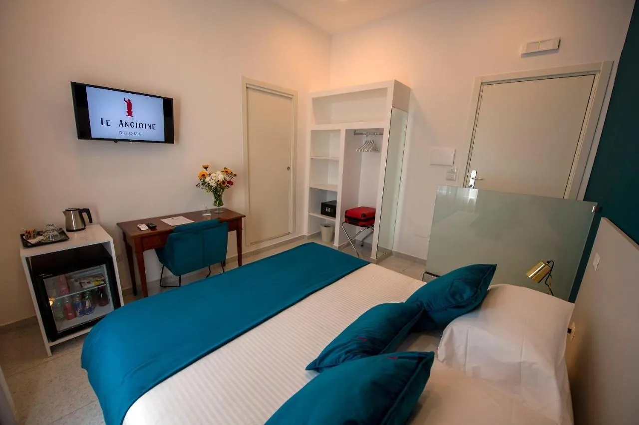 نابولي Le Angioine Rooms إيطاليا