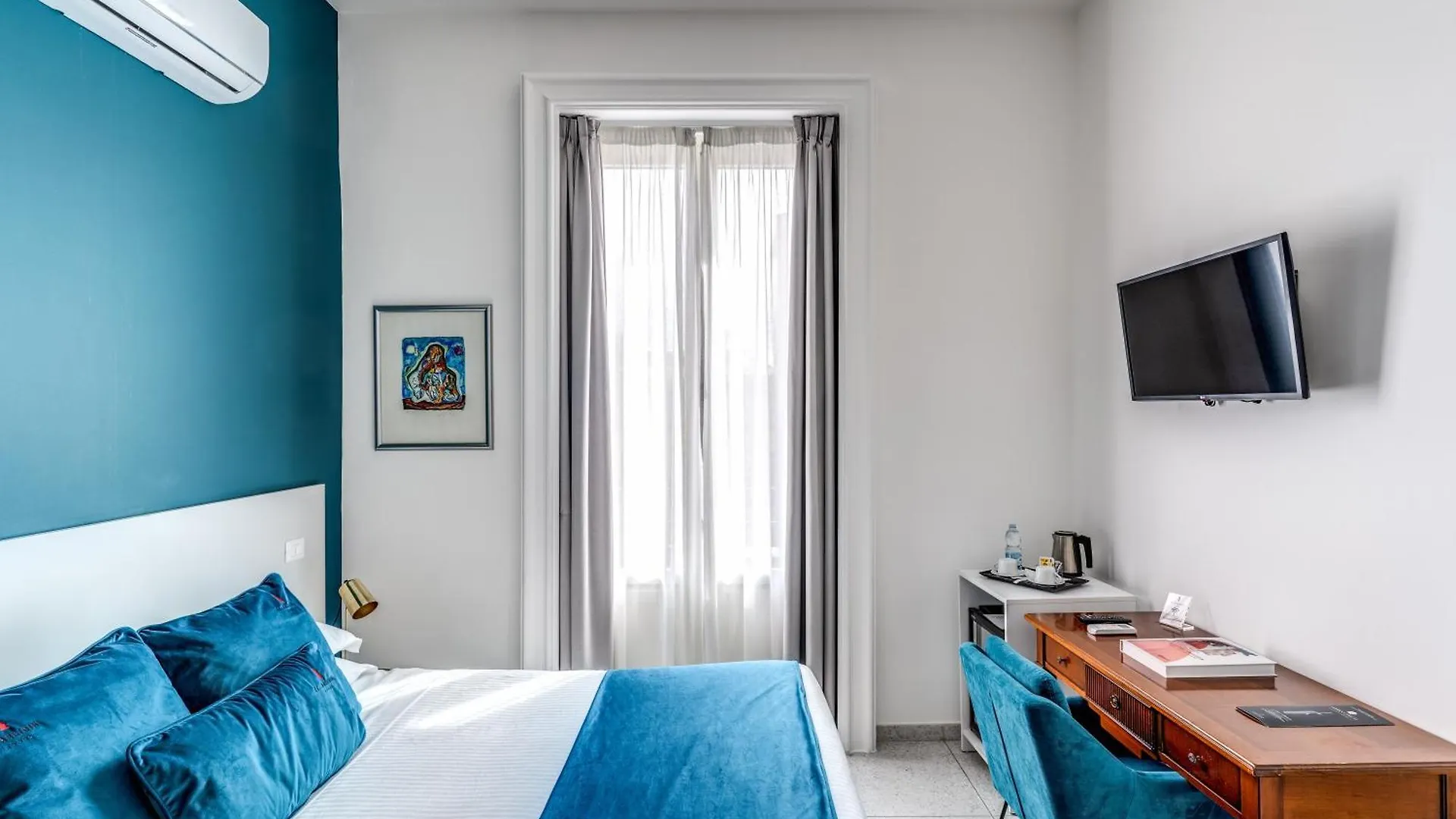 نابولي Le Angioine Rooms