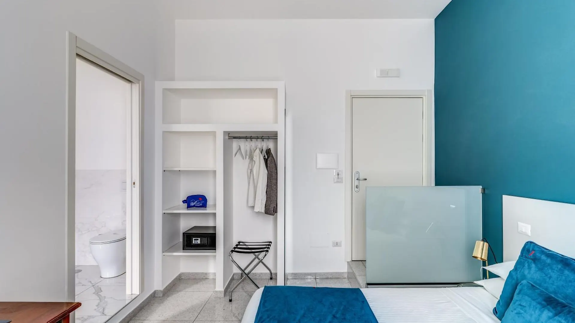 نابولي Le Angioine Rooms فندق مبيت وإفطار