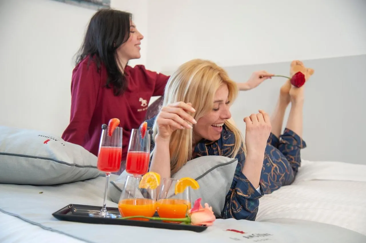 ** Alojamento de Acomodação e Pequeno-almoço Le Angioine Rooms Nápoles Itália